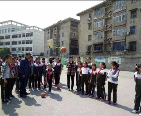 平頂山市衛(wèi)東區(qū)五一路小學(xué)新建大門門衛(wèi)室工程